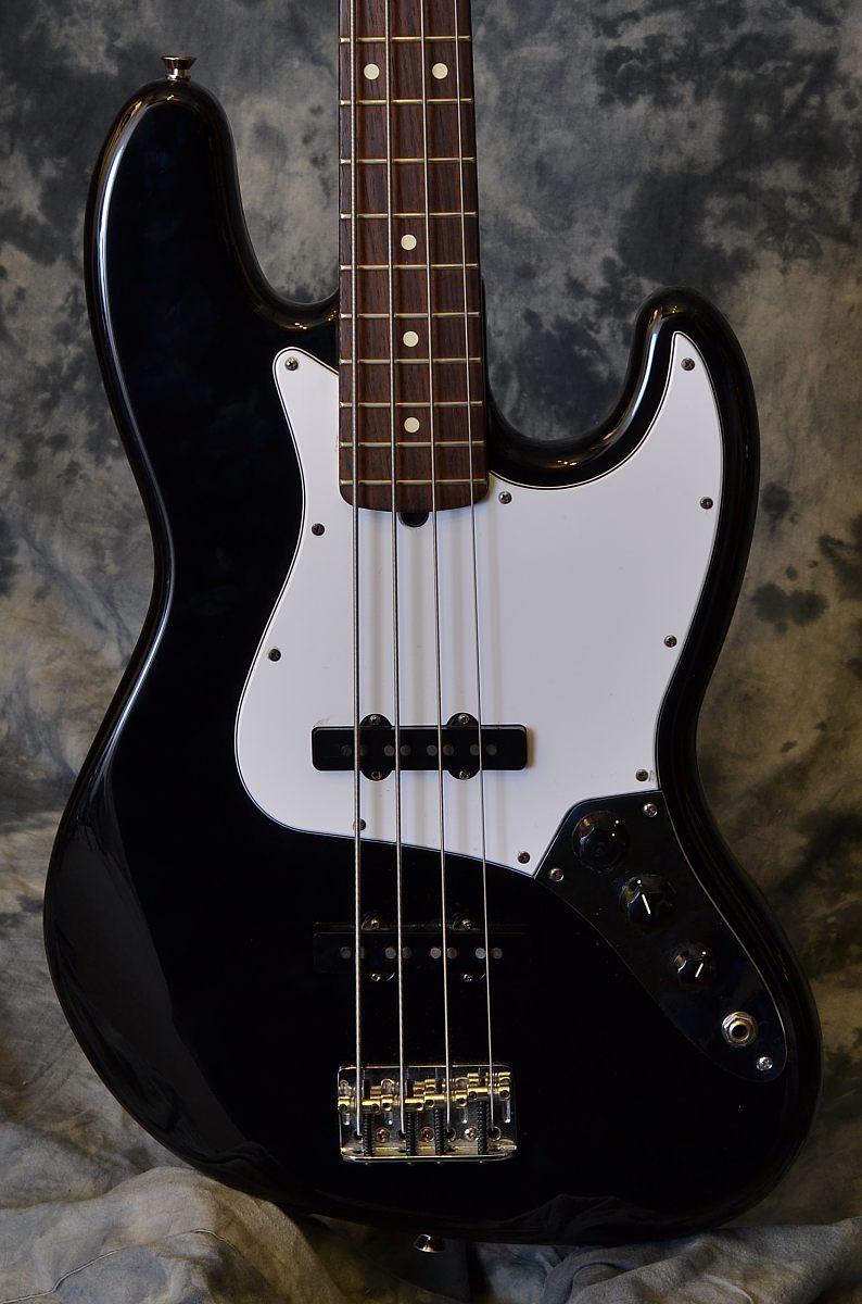 Fender Jazz Bass 2004 | www.12fret.com